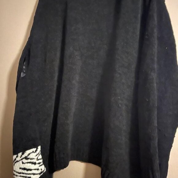 sweater - Picture 2 of 4